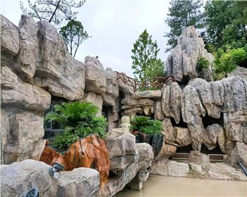 如何認識人造的成都水泥塑石假山與真石假山的區(qū)別